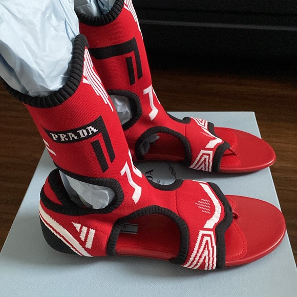 NWT,with box shoe bag.Size 38 1/2 Color Red white and black - Picture 2 of 10